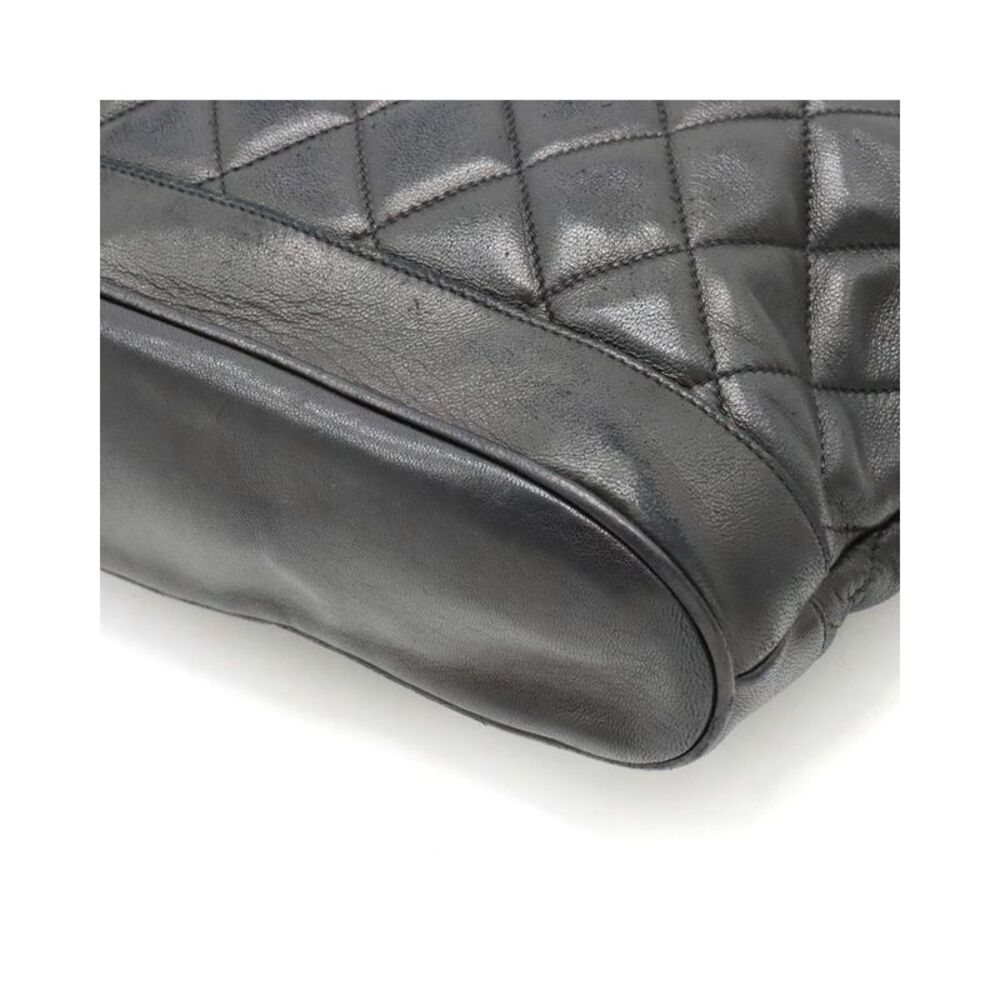 Pre Loved Chanel  255 Reissue Black Quilted Leather Shoulder Bag - Picture 3 of 8